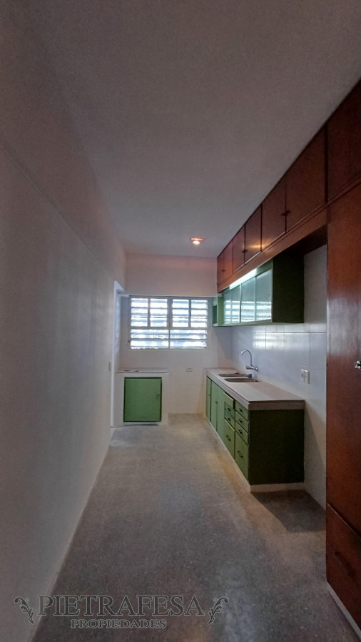 Casa ID.13690 - Casa en alquiler, 3dormitorios, 3baños, garaje, terraza. Puerto del Buceo.