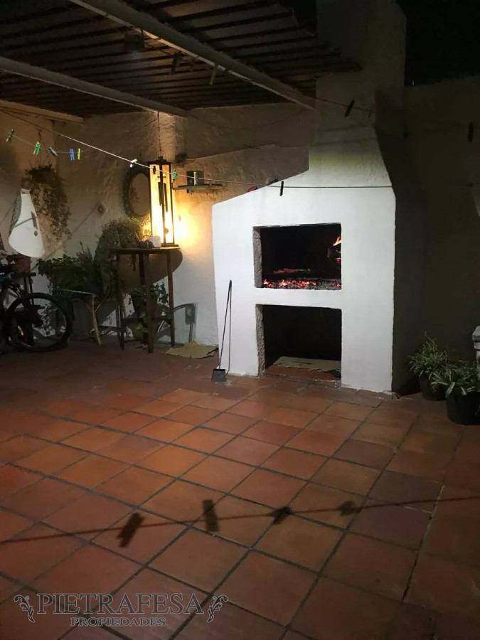 Casa ID.10541 - Casa en venta 3 dormitorios, 1 baño, patio, cochera-La Teja