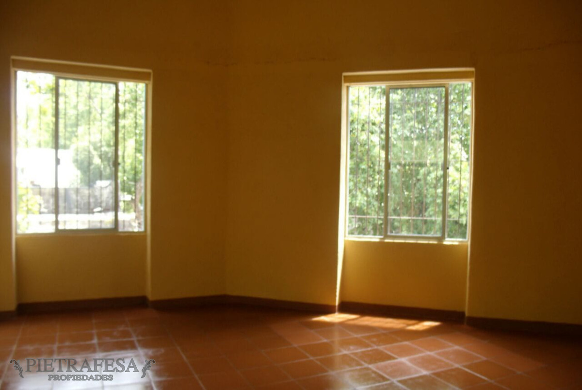 Casa ID.10797 - Casa en venta 8 dormitorios, 4 baños- Cordón