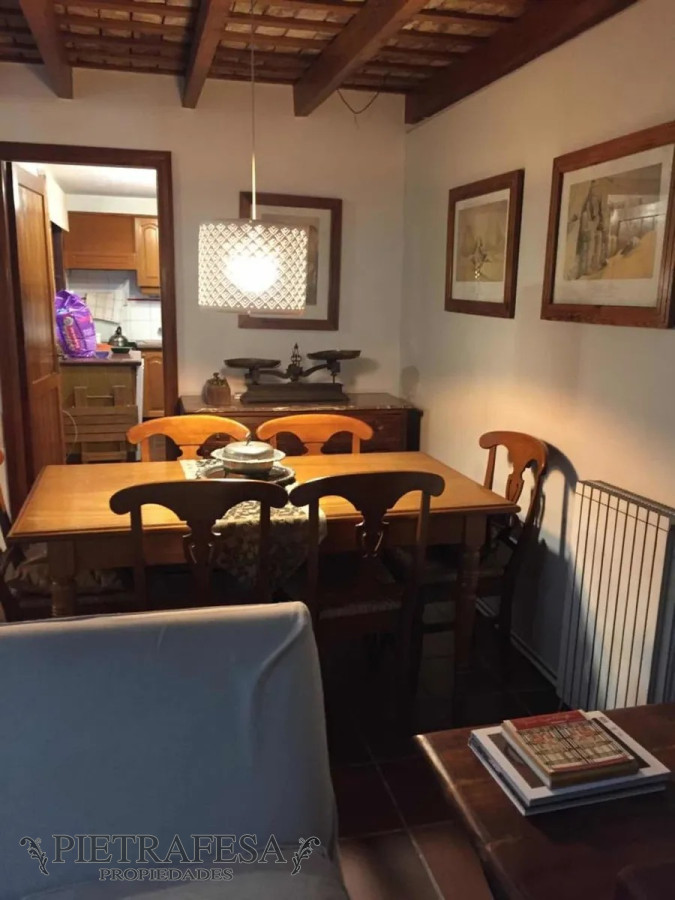 Casa ID.7882 - Casa en venta con renta, 3 dormitorios, 4 baños, cochera, Dr. Pablo de María, Cordón.