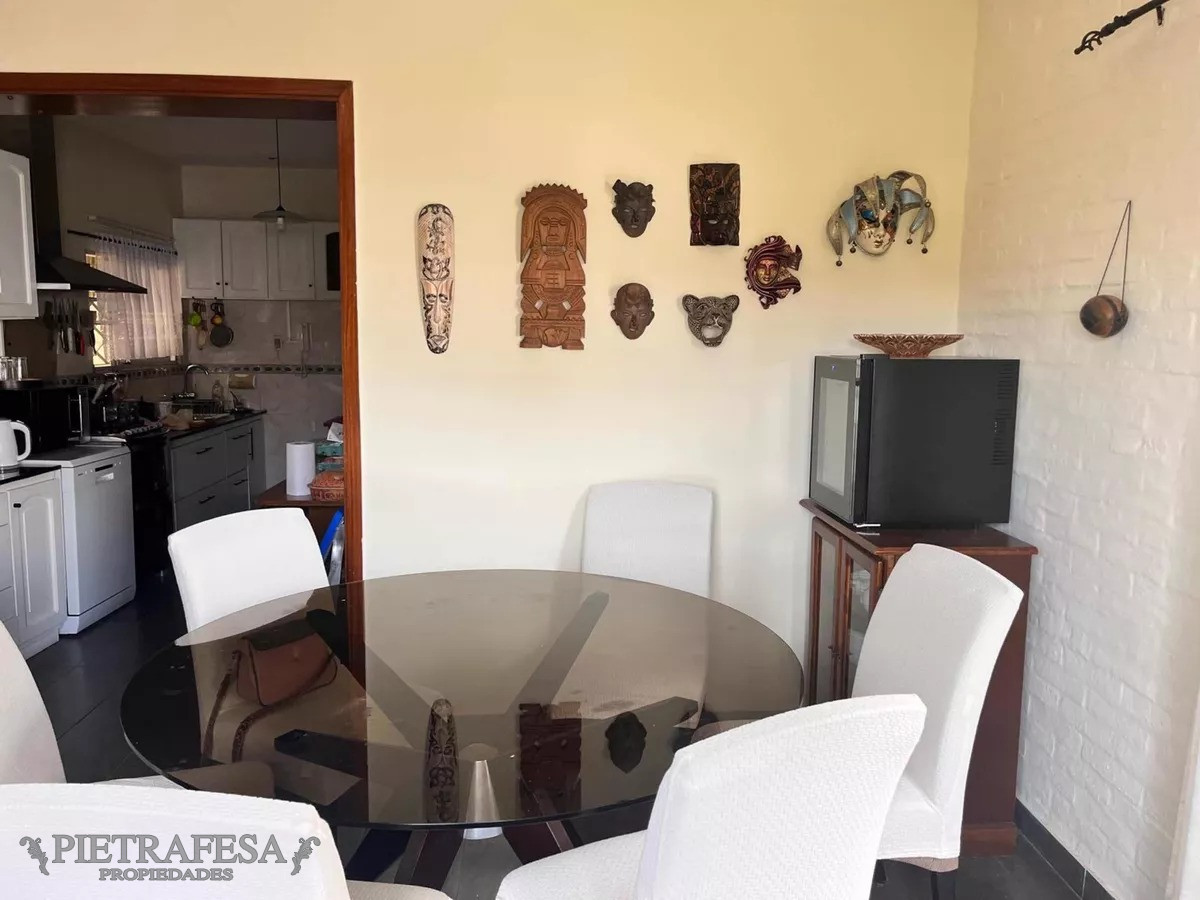 Casa ID.13058 - Casa en venta 3 dormitorios, 3 baños, gje- Punta Gorda
