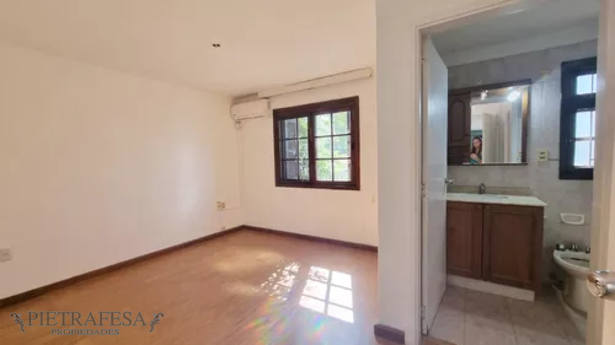 Casa ID.13064 - Casa en alquiler, 3dormitorios, 3baños, patio, cochera. Carrasco.
