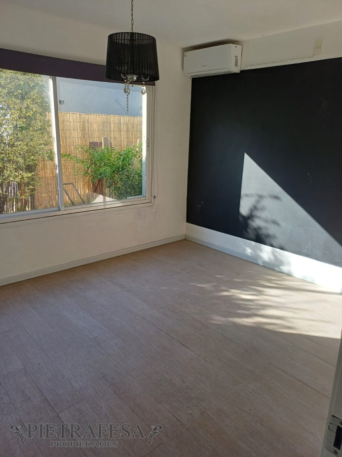 Casa ID.8742 - Casa en venta 4 dormitorios, 3 baños, piscina, cochera-Ciudad de la Costa 