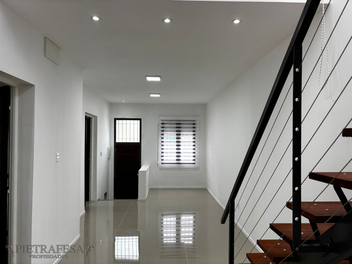 Casa ID.12081 - Casa PH en venta 3 dormitorios, azotea-Pérez Castellanos
