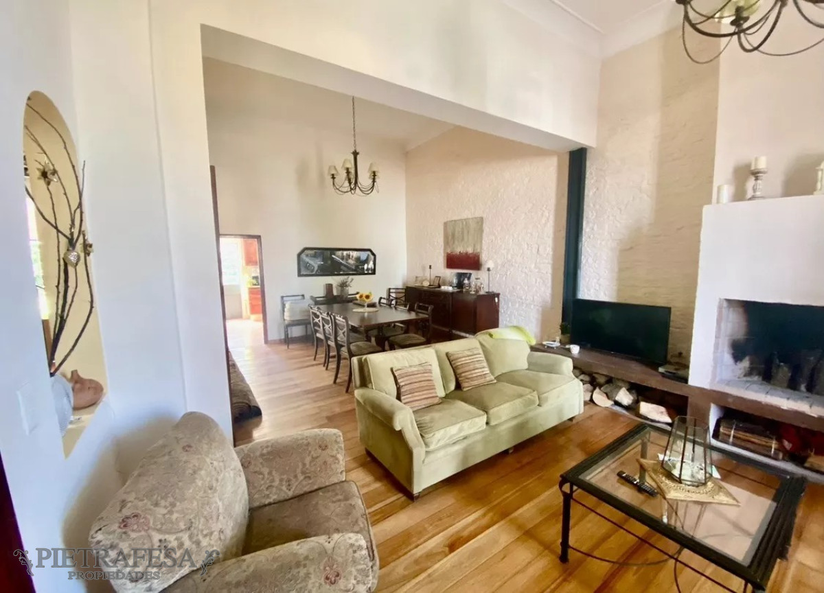 Casa ID.12611 - Casa en venta 5 dormitorios, 2 baños, fondo- Goes