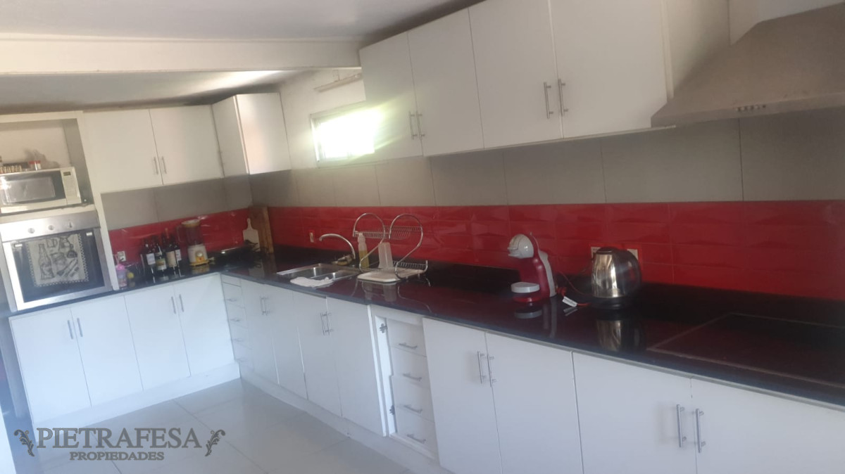 Casa ID.9618 - Casa en venta con renta 2 dormitorios, 3 baño, piscina-Carrasco Norte