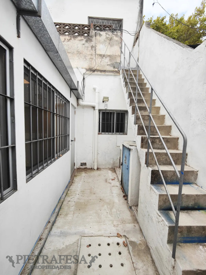 Casa ID.13588 - Casas en alquiler, 5dormitorios, 3baños, patio, azotea. Paso Molino.