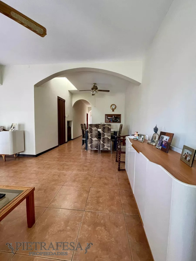 Casa ID.12082 - Casa en venta 4 dormitorios, 2 baños, gje- Buceo