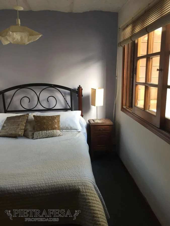 Casa ID.7882 - Casa en venta con renta, 3 dormitorios, 4 baños, cochera, Dr. Pablo de María, Cordón.