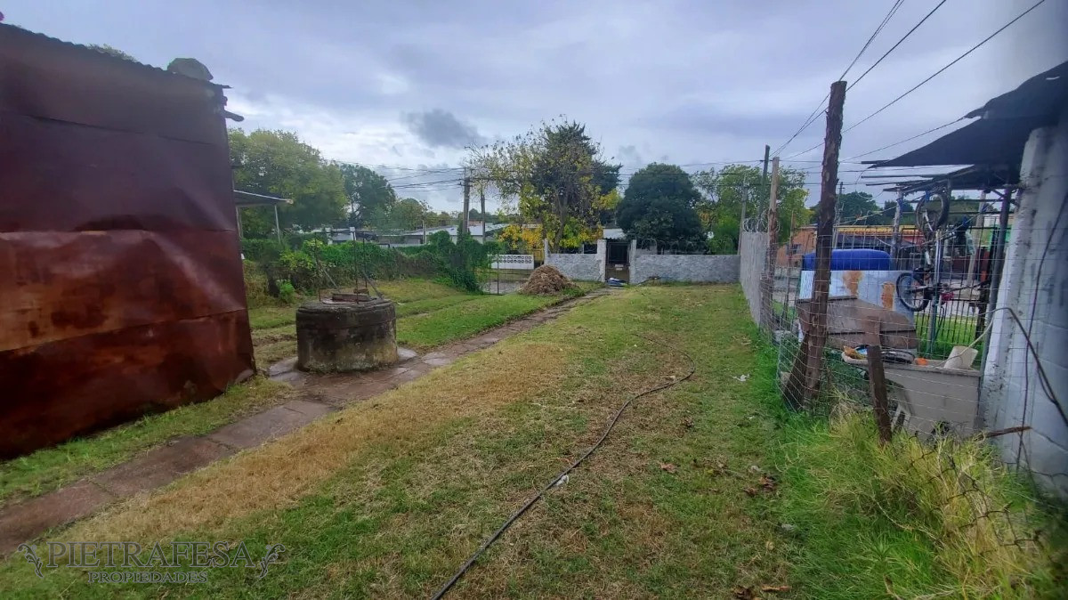 Casa ID.13842 - Oportunidad! 2 casas en venta con amplio terreno y galpón-Hipódromo