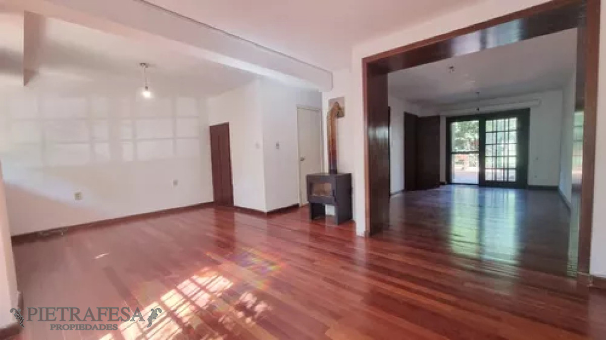 Casa ID.13064 - Casa en alquiler, 3dormitorios, 3baños, patio, cochera. Carrasco.