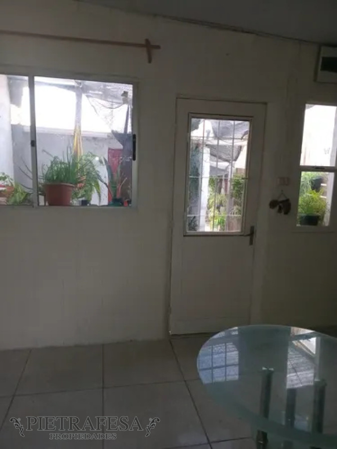 Casa ID.13580 - Casa en alquiler, 1dormitorio, 1baño, patio. Peñarol.