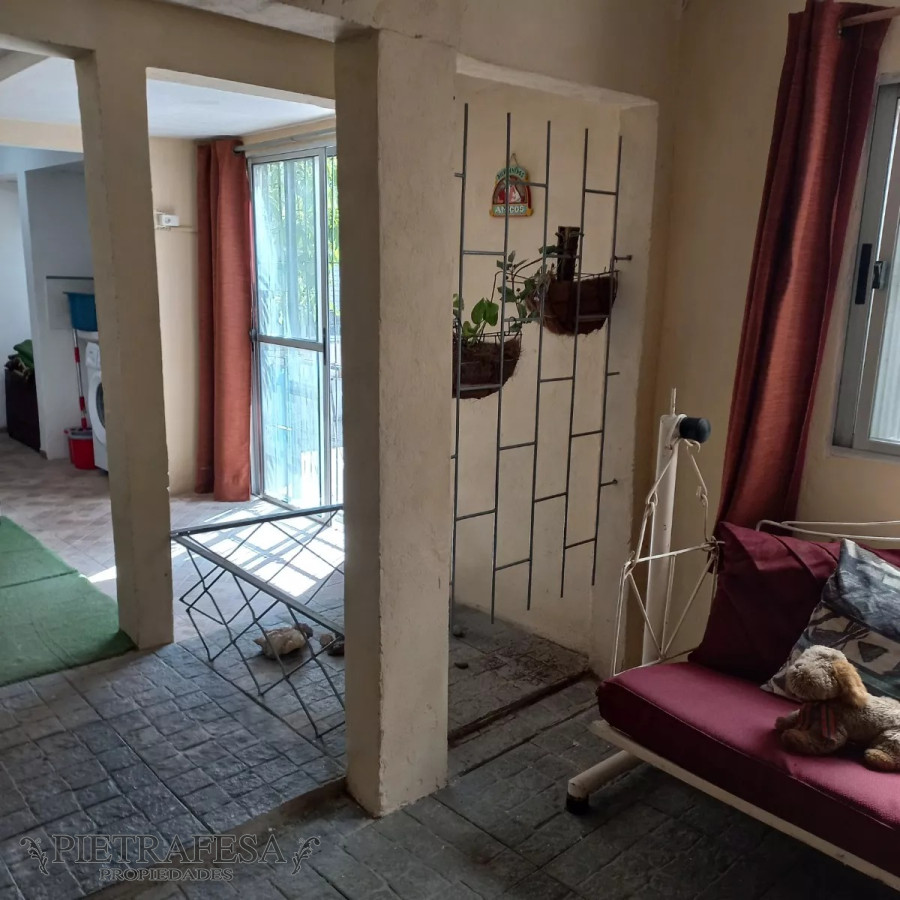 Casa ID.12250 - Casa en venta 2 dormitorios, 2 baños, patio-Colón 