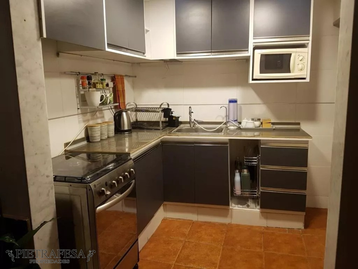 Casa ID.5832 - Casa en venta 3 dormitorios, 1 baño y azotea con parrillero- Miñones- Punta Carretas