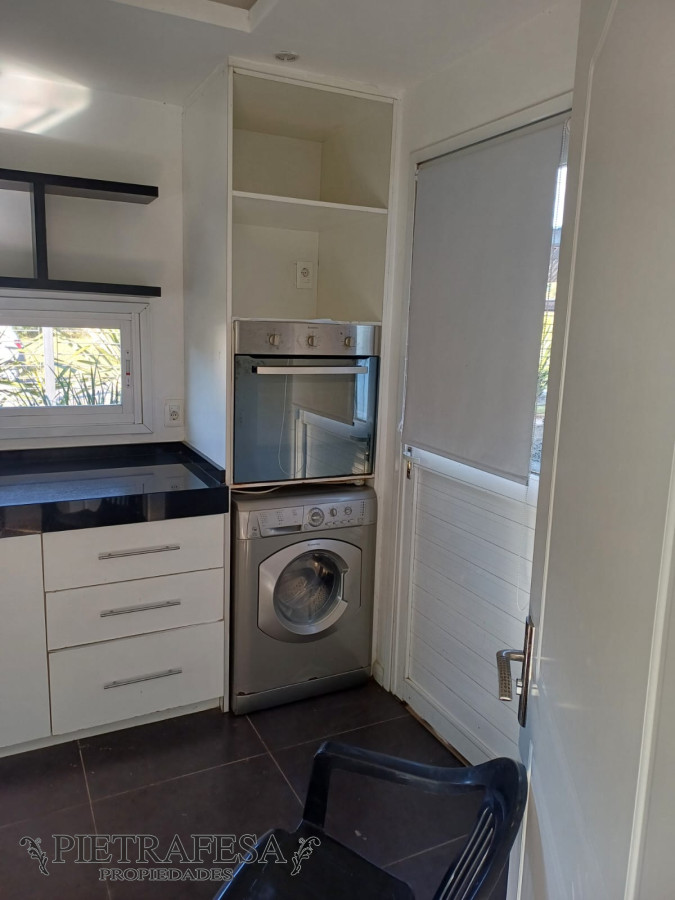 Casa ID.8742 - Casa en venta 4 dormitorios, 3 baños, piscina, cochera-Ciudad de la Costa 