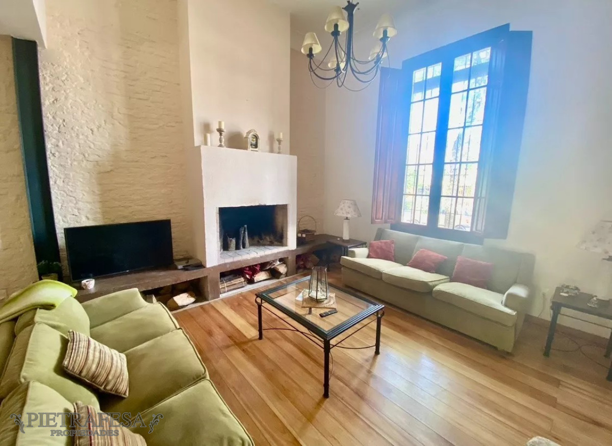 Casa ID.12611 - Casa en venta 5 dormitorios, 2 baños, fondo- Goes
