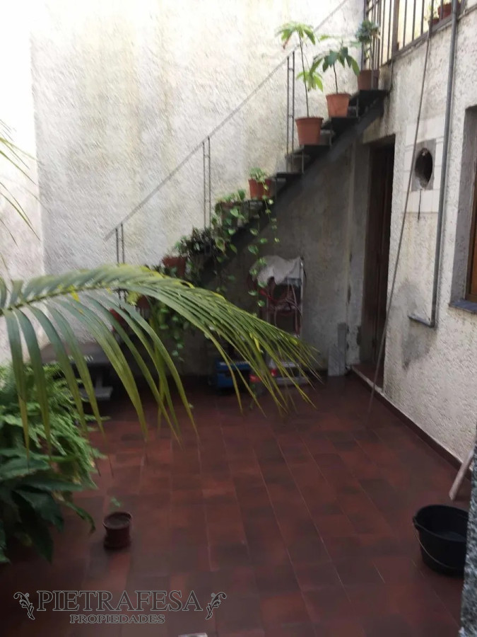Casa ID.4082 - Casa en venta con renta 3 dormitorios - 4 baños con barbacoa - Cochera - Pablo de Maria - Cordon