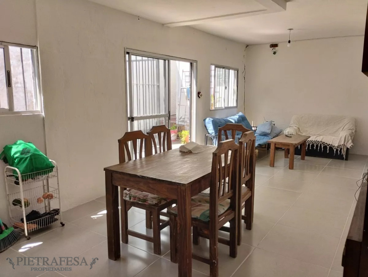 Casa ID.5960 - Casa en venta, 2 dormitorios, 1 baño y patio con parrillero- Juana De Arco- Brazo Oriental
