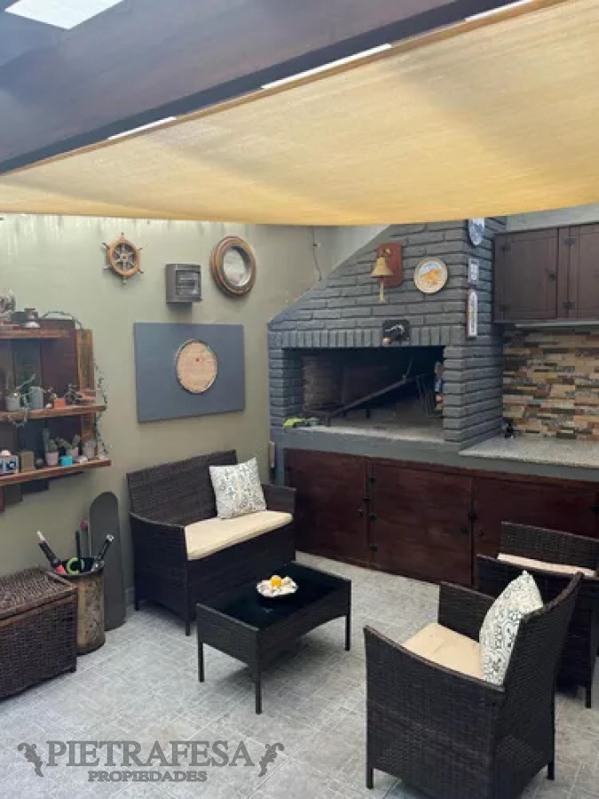 Casa ID.12750 - Casa en venta, 2dormitorios, 1baño, barbacoa. Pocitos.