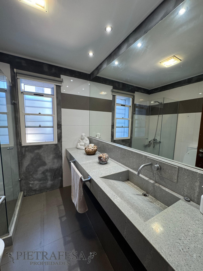 Casa ID.12278 - Gran casa en venta 6 dormitorios, 4 baños, piscina-Punta Gorda