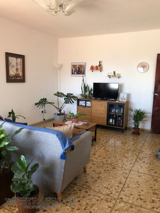 Casa ID.7833 - Casa en venta, 3 dormitorios, 1 baño, patio con parrillero y garaje- Guenoas-Cerrito