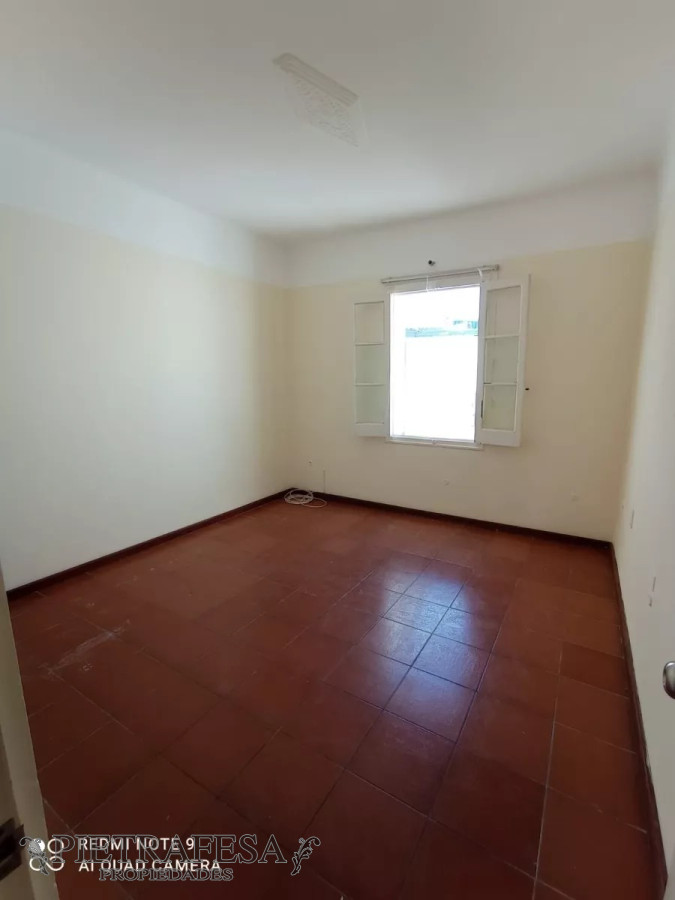 Casa ID.9620 - Casa en venta con renta, 2 dormitorios, 1 baño, patio- Unión.