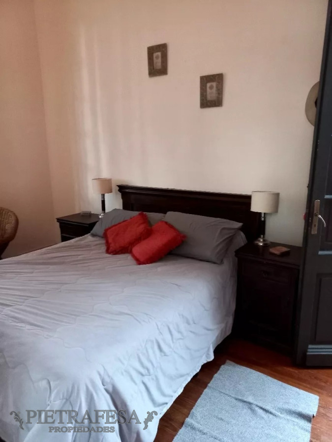 Casa ID.5832 - Casa en venta 3 dormitorios, 1 baño y azotea con parrillero- Miñones- Punta Carretas