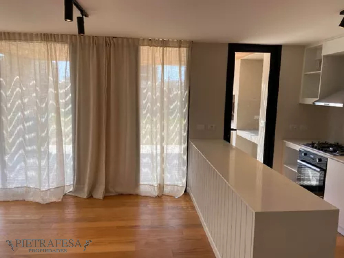 Casa ID.11399 - Casa en alquiler, 3dorm, 3baños, patio, cochera. Huertas de la Tahona.