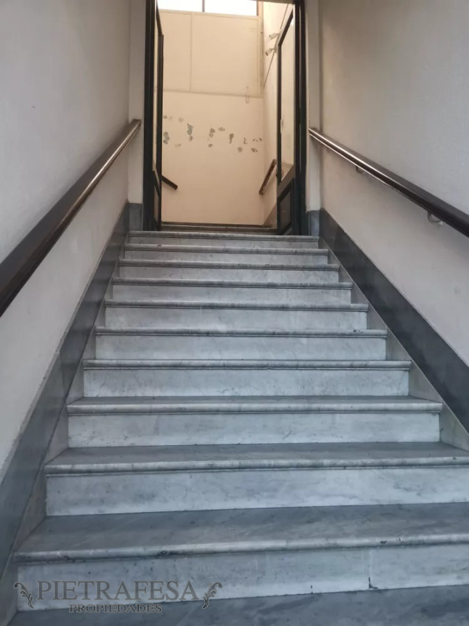 Casa ID.7360 - Casa en venta 10 dormitorios, 4 baños- Av Agraciada -Aguada