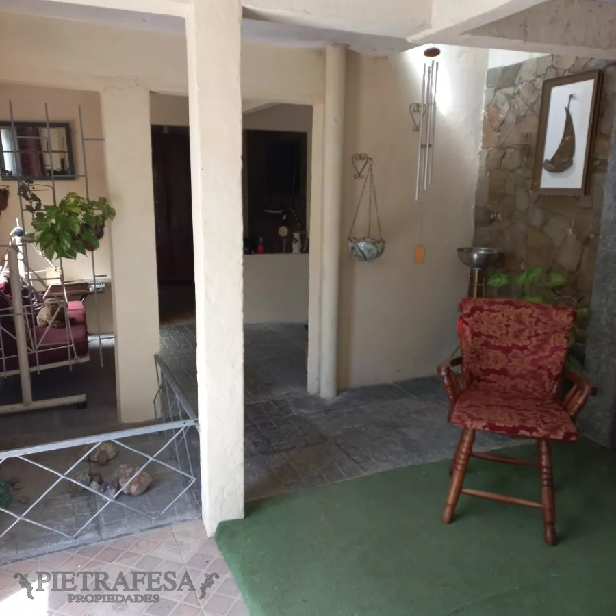 Casa ID.12250 - Casa en venta 2 dormitorios, 2 baños, patio-Colón 