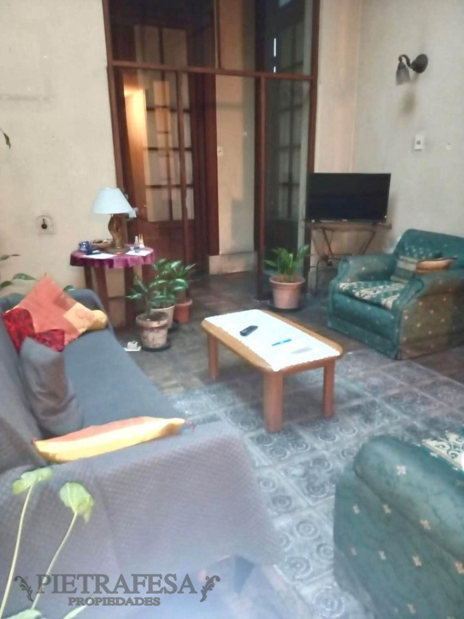 Casa ID.6565 - Casa en venta 5 dormitorios, 2 baños, patio y azotea-Avenida Uruguay-Cordón