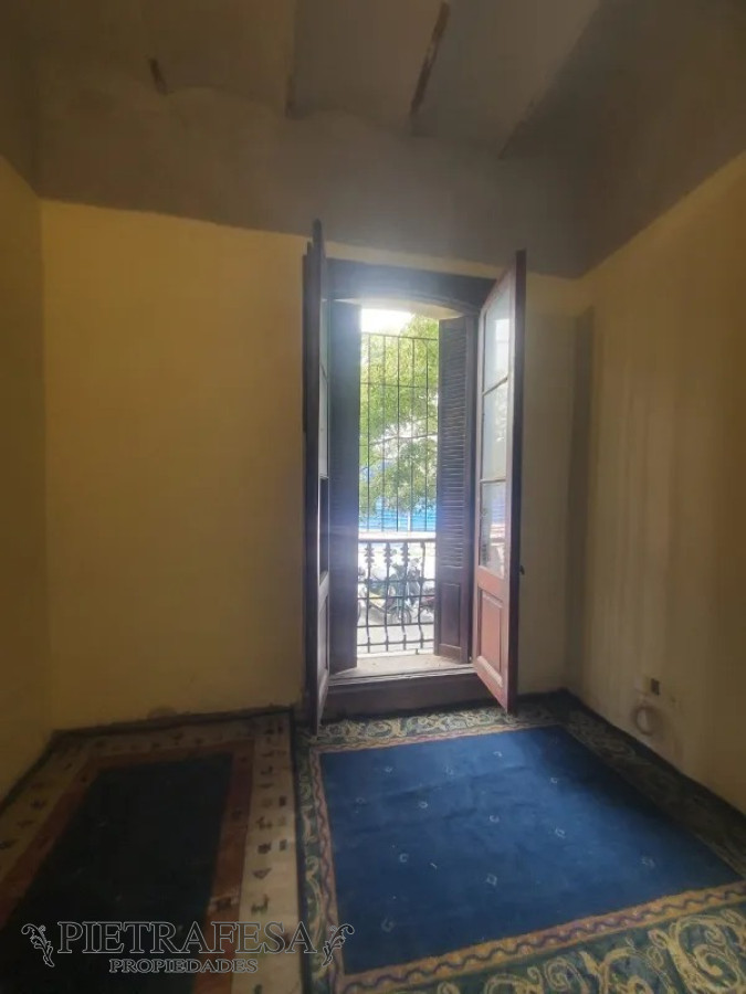 Casa ID.13609 - Casa en venta con renta 4 dormitorios, 1 baño, patio-Aguada