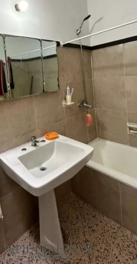 Casa ID.9021 - Venta casa 4 dormitorios 2 baños, patio, gje-La Blanqueada