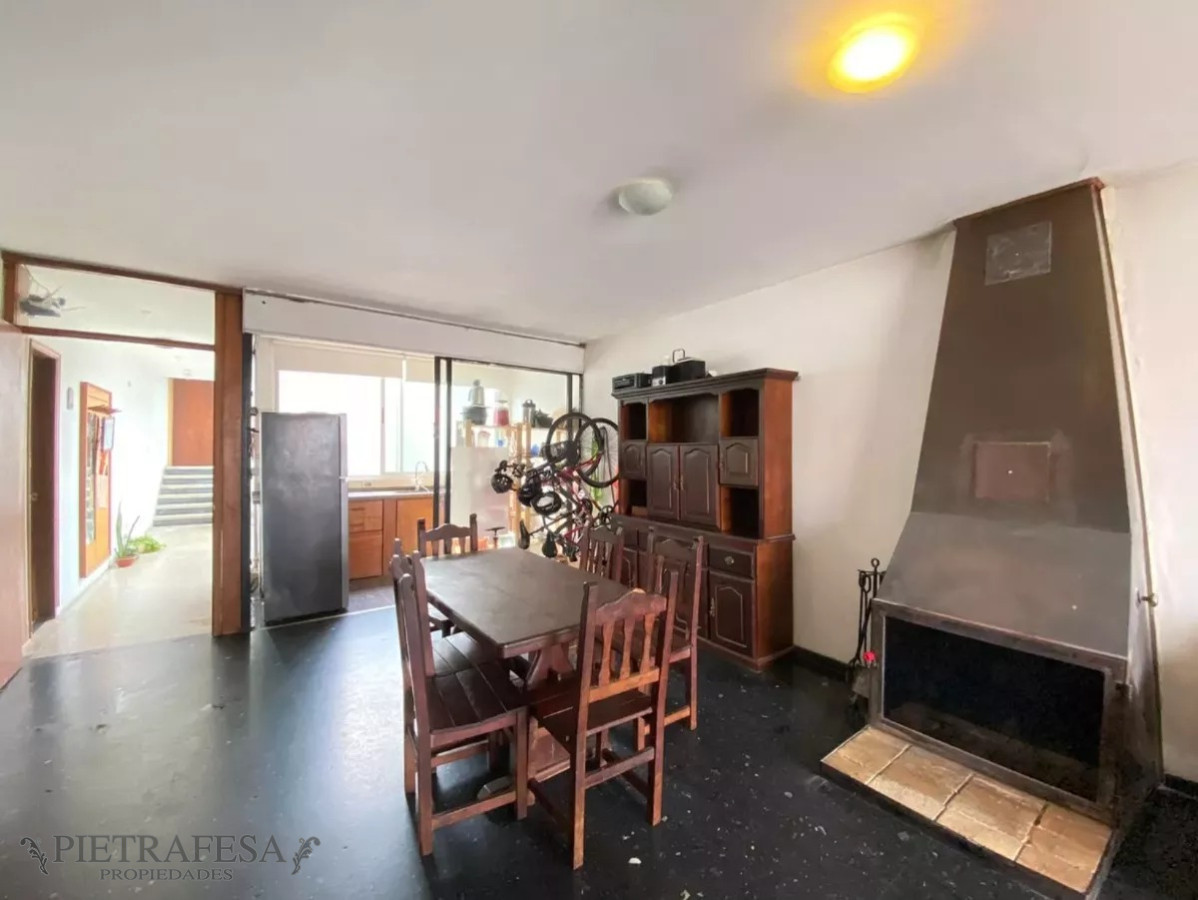 Casa ID.7961 - 2 casas en venta con renta, 4 dormitorios, 3 baños, garaje y fondo- Avenida Cataluña- Parque Batlle