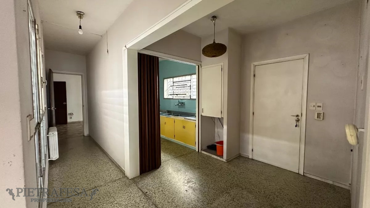 Casa ID.10336 - Casa en venta 4 dormitorios, 3 baños, fondo, gje-Buceo