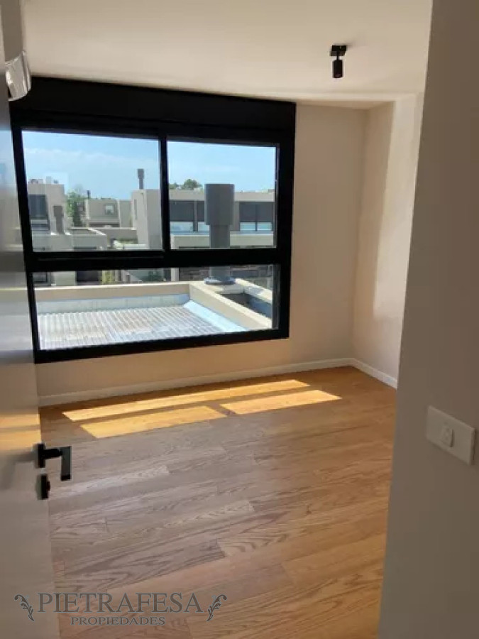 Casa ID.11399 - Casa en alquiler, 3dorm, 3baños, patio, cochera. Huertas de la Tahona.