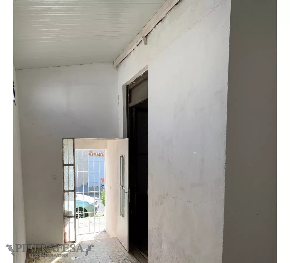 Casa ID.13186 - Casa y apto en venta, 4 dormitorios, cochera-Cerro 