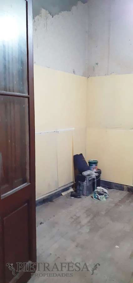 Casa ID.13556 - Casa de altos en venta, 4 dormitorios, 1 baño, azotea-Cordón 