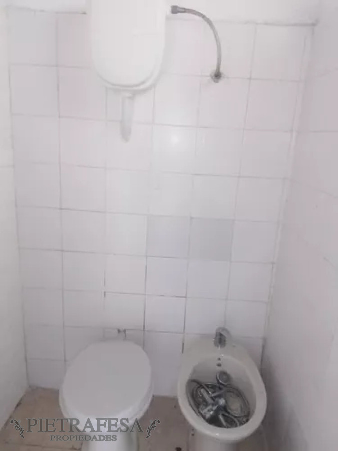 Casa ID.13165 - Casa en alquiler, 5dormitorios, 2baños, patio. Prado.