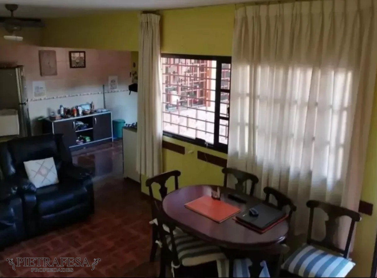 Casa ID.8809 - Casa en venta, 4 dormitorios, 3 baños, patio, barbacoa, garaje, Ramón y Cajal, La Blanqueada.
