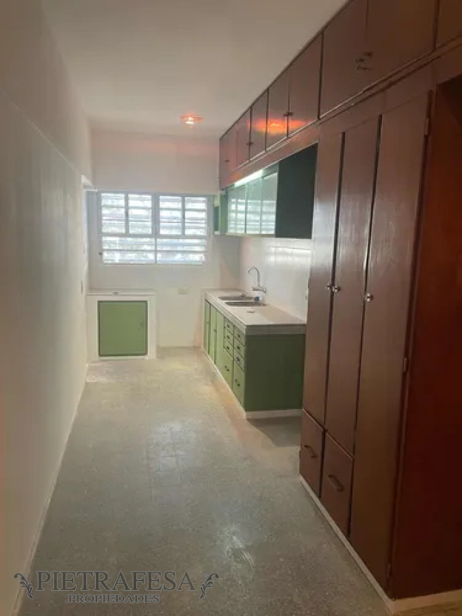 Casa ID.13690 - Casa en alquiler, 3dormitorios, 3baños, garaje, terraza. Puerto del Buceo.