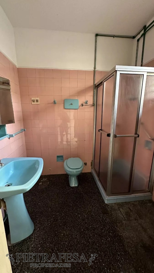Casa ID.10336 - Casa en venta 4 dormitorios, 3 baños, fondo, gje-Buceo