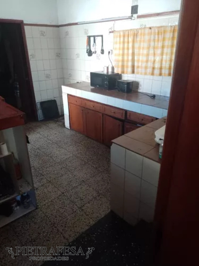 Casa ID.12746 - Casa en alquiler, 3dormitorios, 1baño, patio, garaje. Solymar.