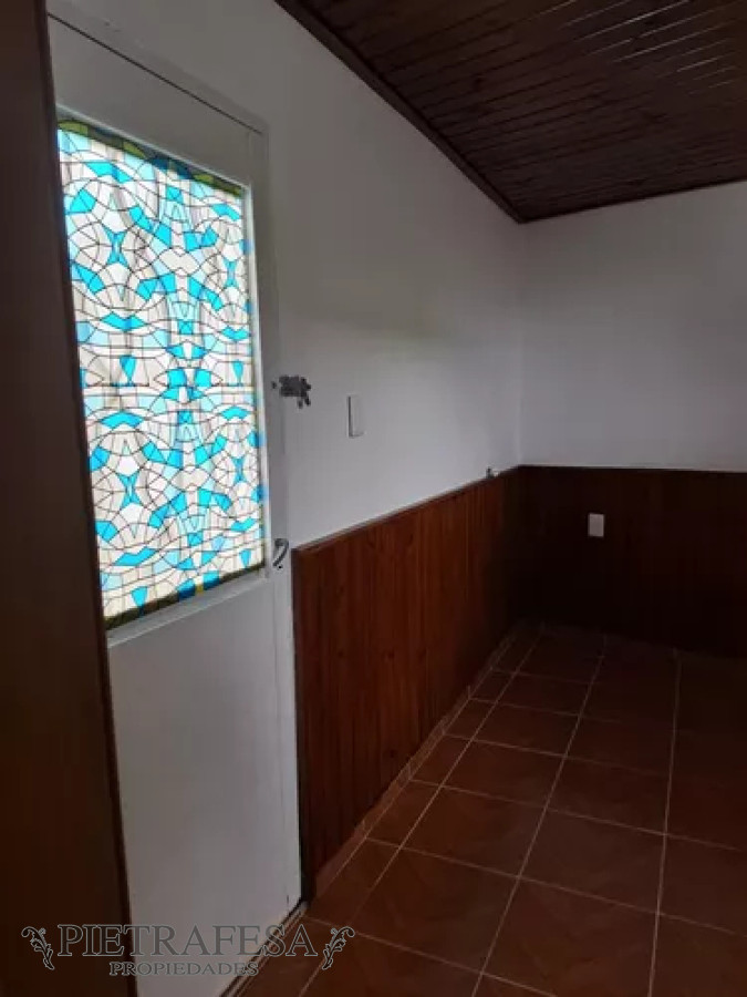 Casa ID.13054 - Casa en alquiler, 3dormitorios, 1baño, patio. Jardines del Hipódromo. 