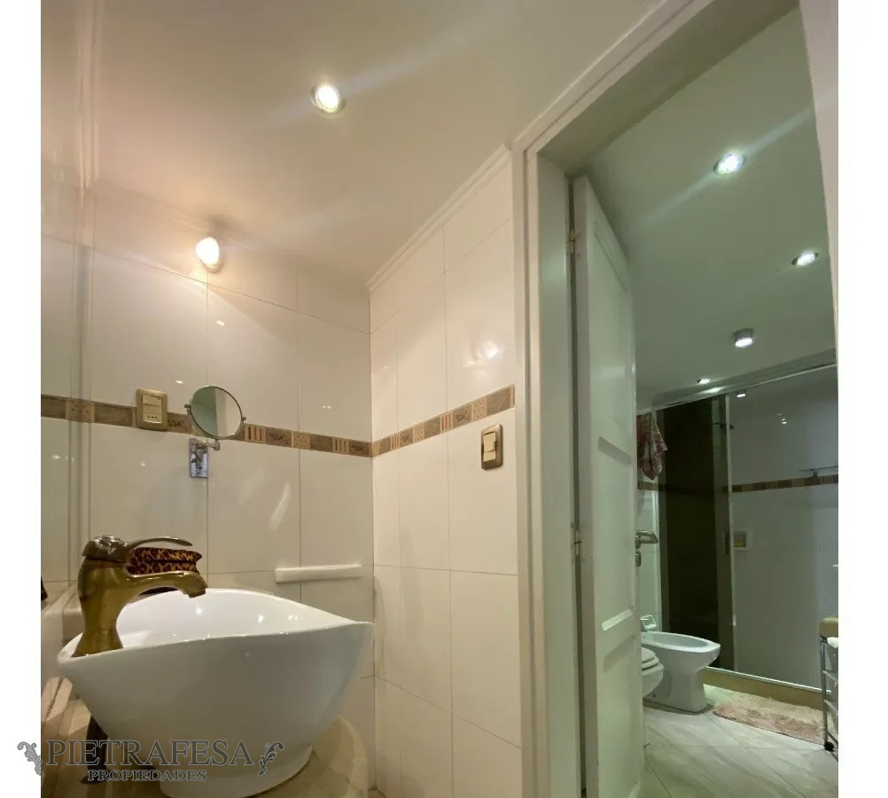 Casa ID.4806 - Casa en venta 3 dormitorios, 2 baños, patio, barbacoa y garaje- Calle Doctor Arturo Lezama- Aguada