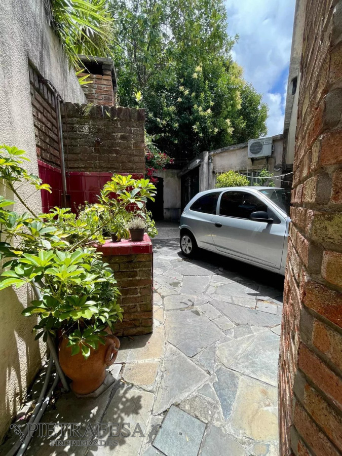 Casa ID.12082 - Casa en venta 4 dormitorios, 2 baños, gje- Buceo