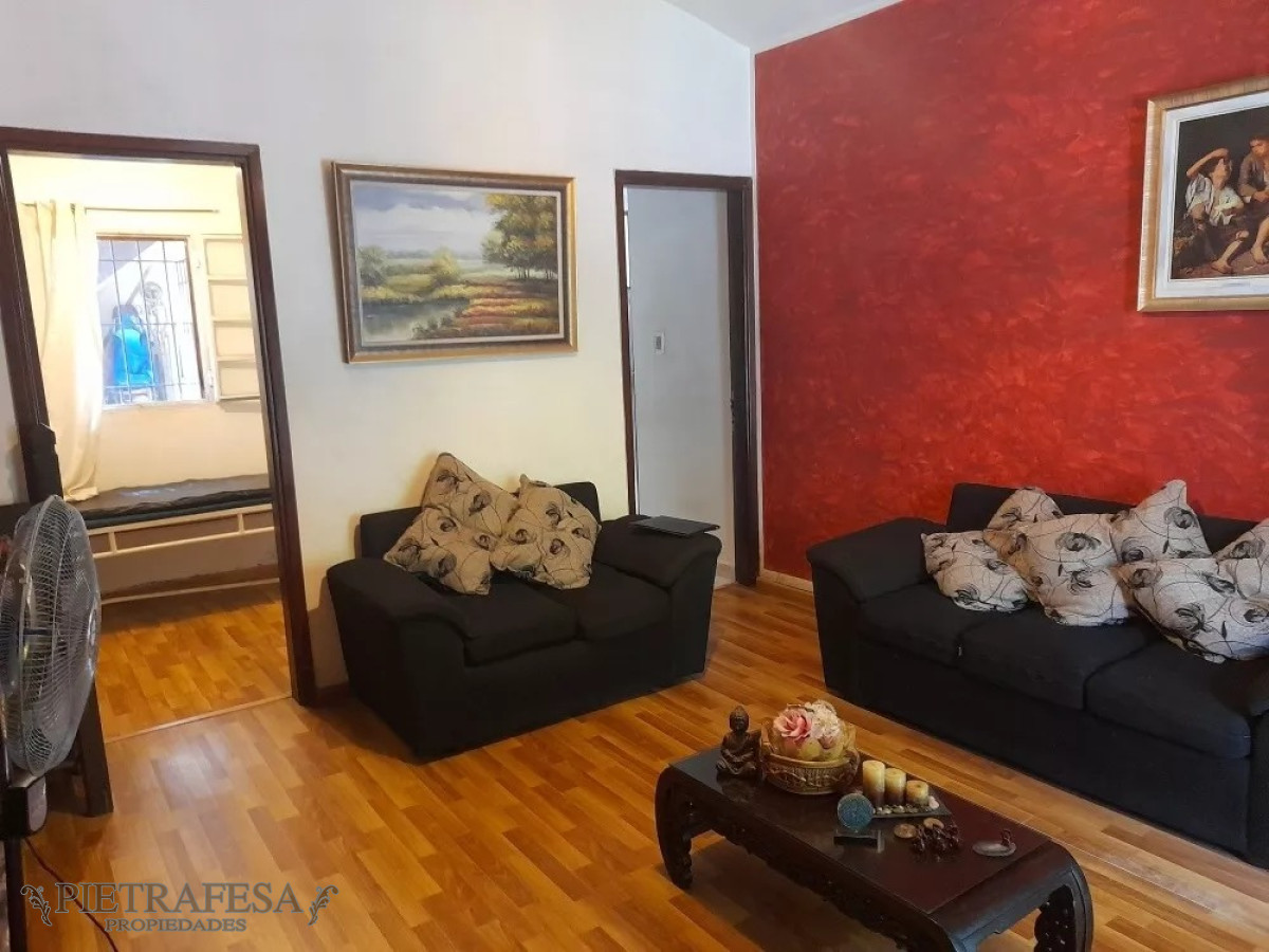 Casa ID.7157 - Casa en venta 3 dormitorios, 2 baños, fondo y garaje-Francisco Anzani-Buceo 