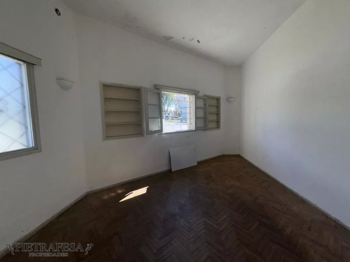 Casa ID.11230 - Casa en venta, 3 dormitorios, 1 baño, patio, azotea con parrillero - Buceo
