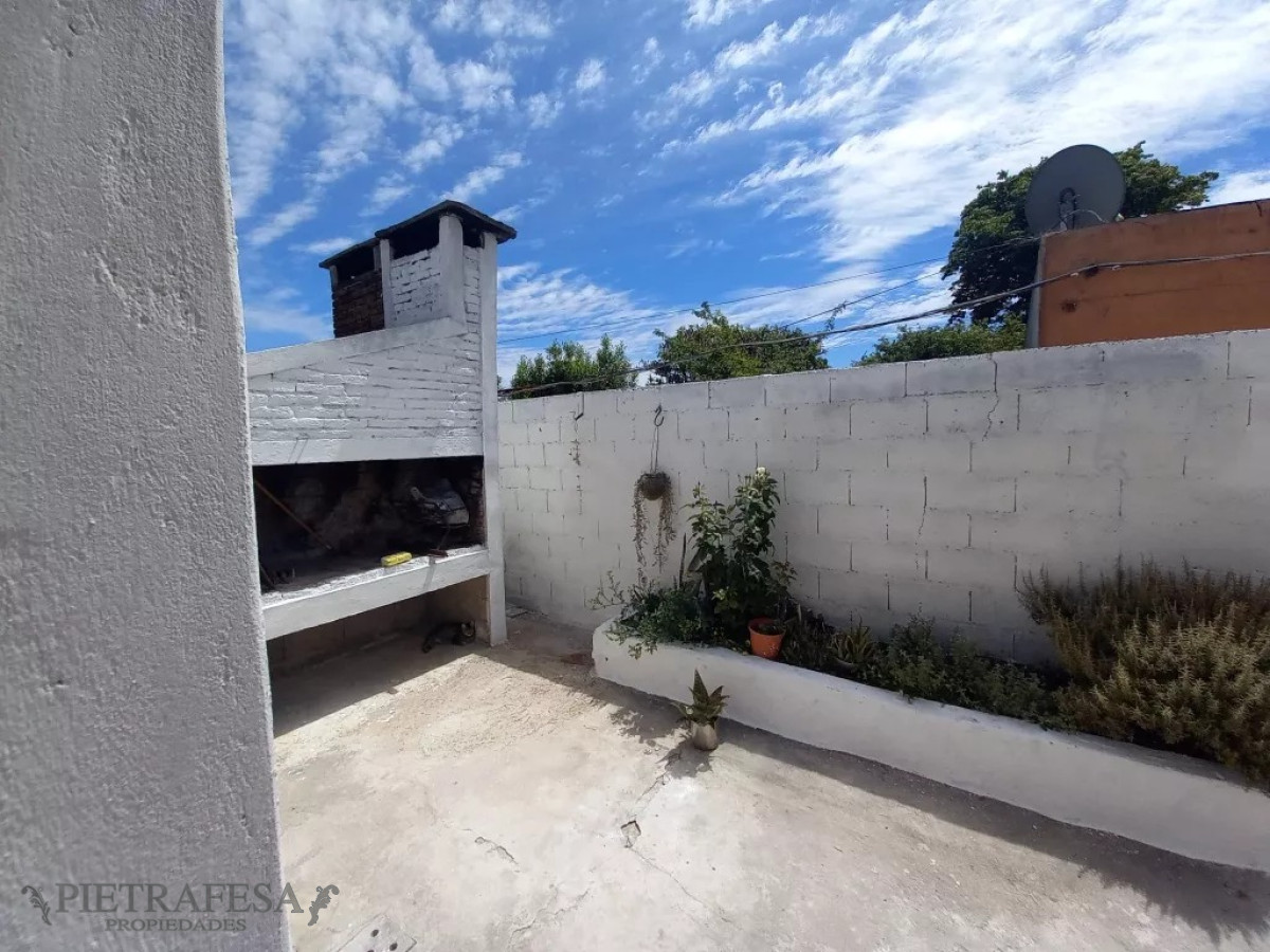 Casa ID.8386 - Casa en venta 3 dormitorios, 1 baño, patio y azotea-Ing Manuel Rodríguez Correa-Aires Puros