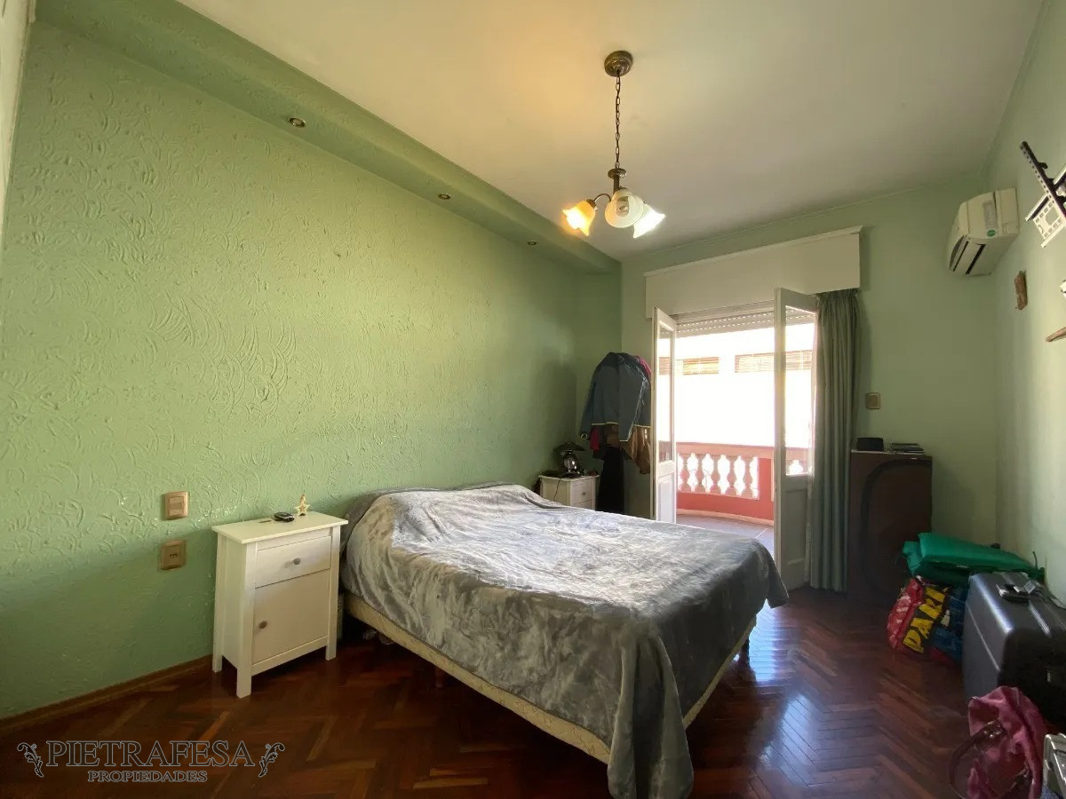Casa ID.4806 - Casa en venta 3 dormitorios, 2 baños, patio, barbacoa y garaje- Calle Doctor Arturo Lezama- Aguada